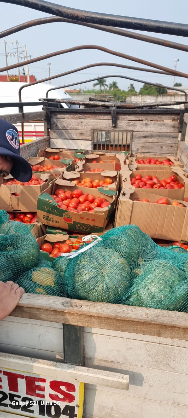 Carga de tomates.