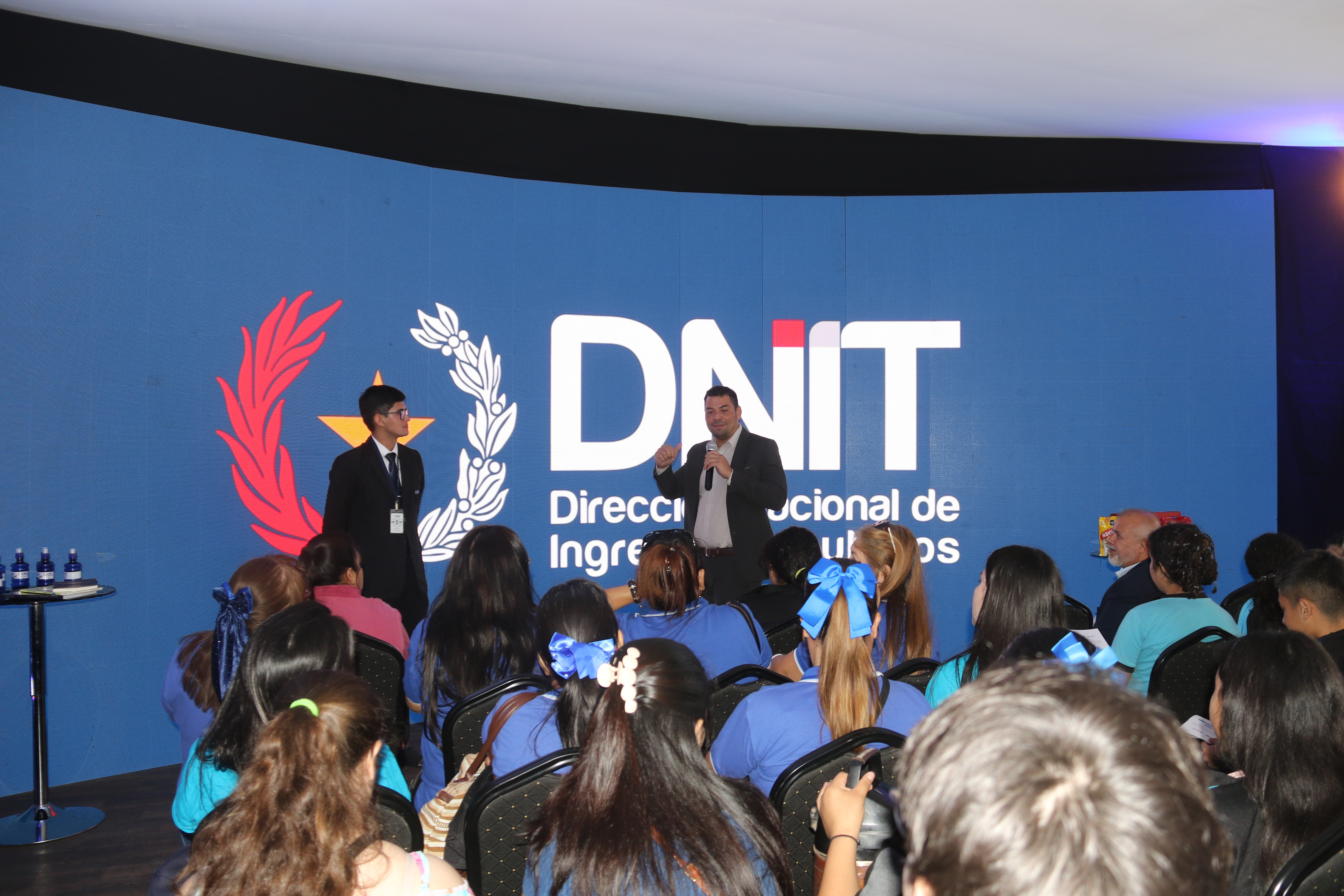 Capacitaciones y atención al contirbuyente en la EXPO