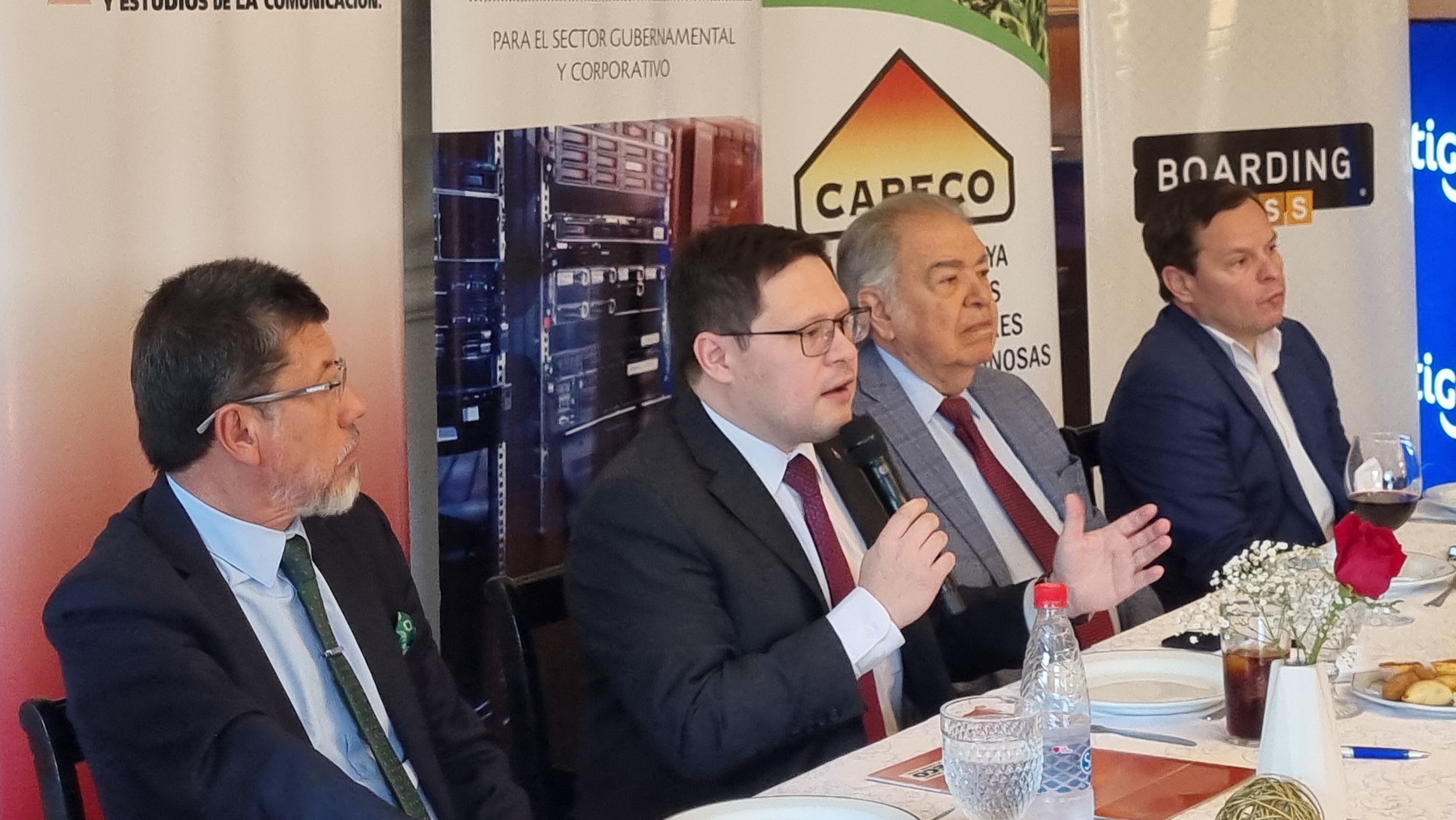 Director de la DNIT en un evento organizado por CERNECO