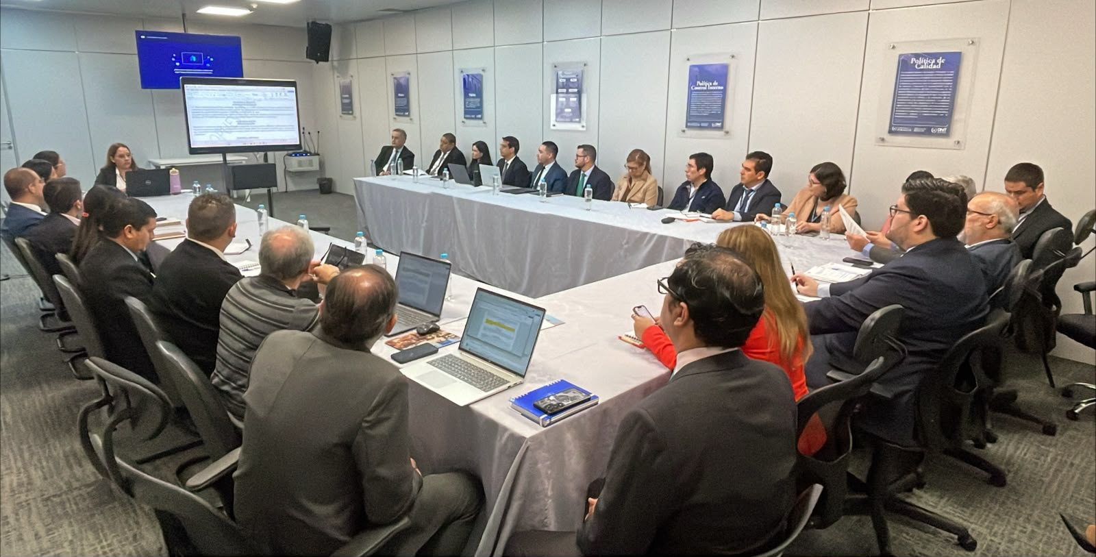 DNIT y MEF fortalecen la cooperación para  el intercambio de información estratégica