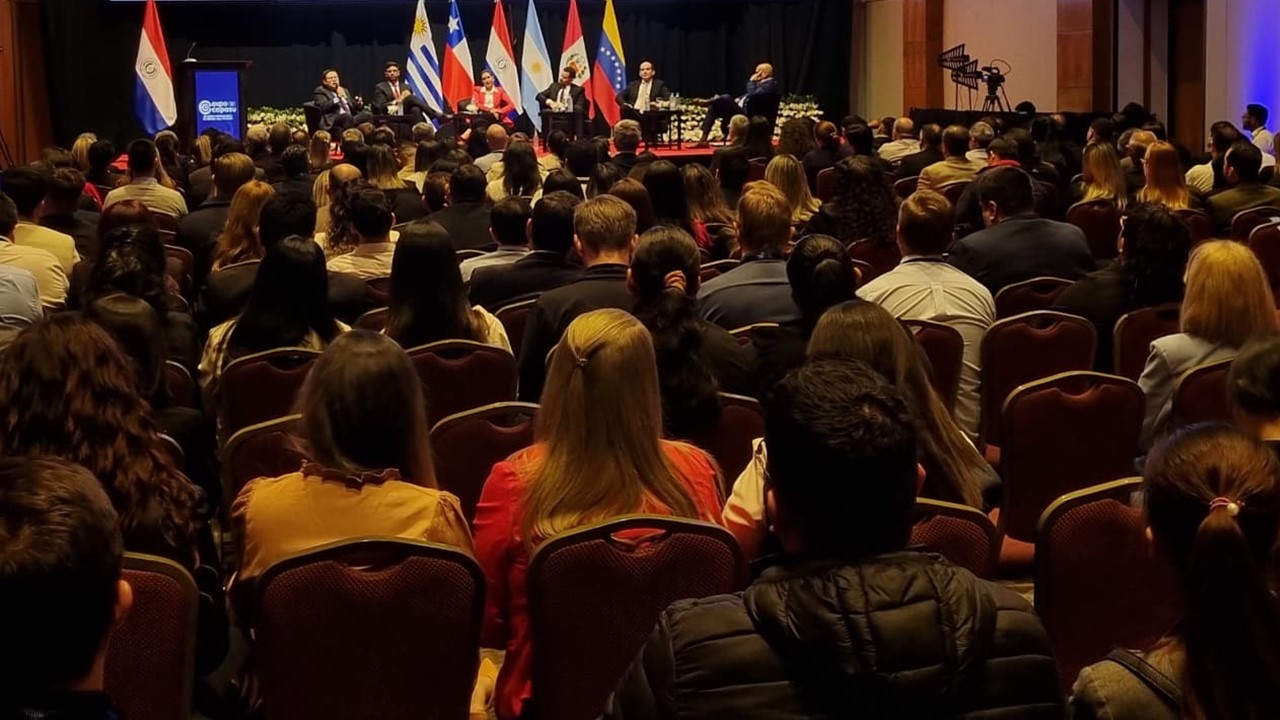 Óscar Orué destacó la importancia de la institucionalidad para el desarrollo de un país 