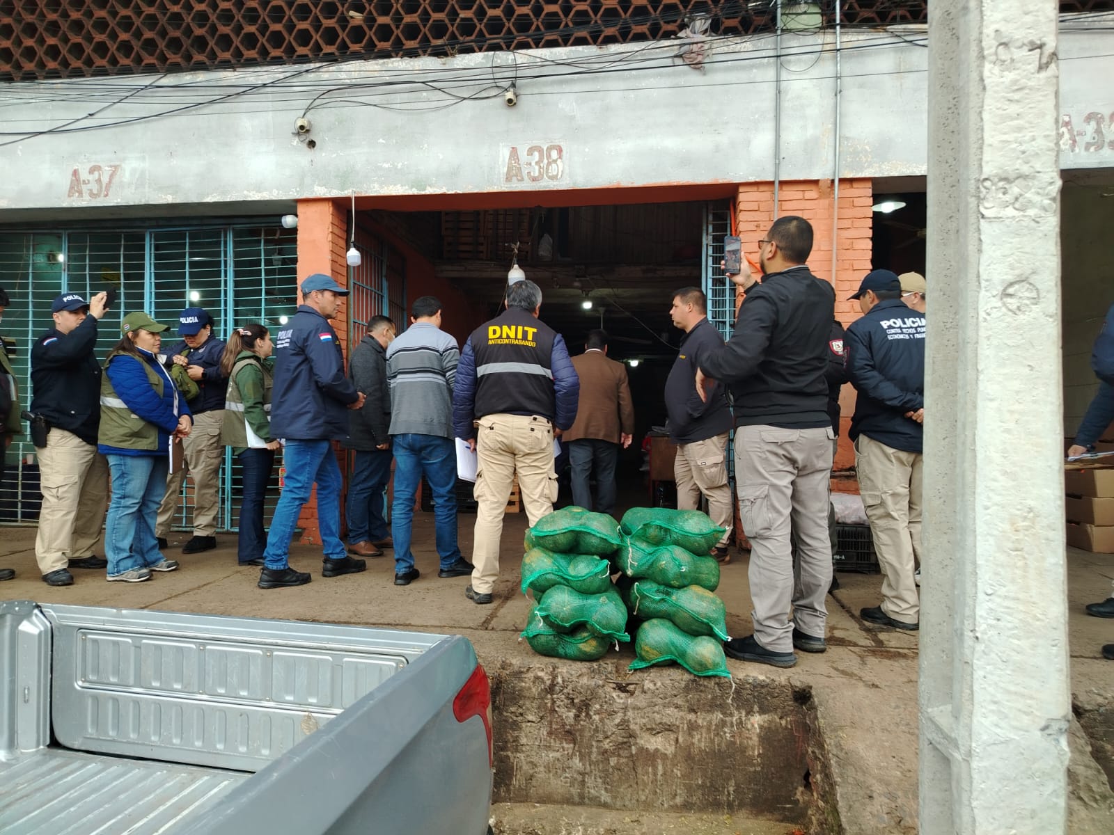 Más de 3 toneladas de productos frutihortícolas incautados tras allanamiento en el Mercado de Abasto