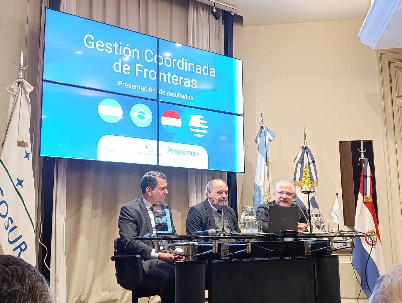 El Gerente General de Aduanas, Juan Olmedo, durante la presentación.