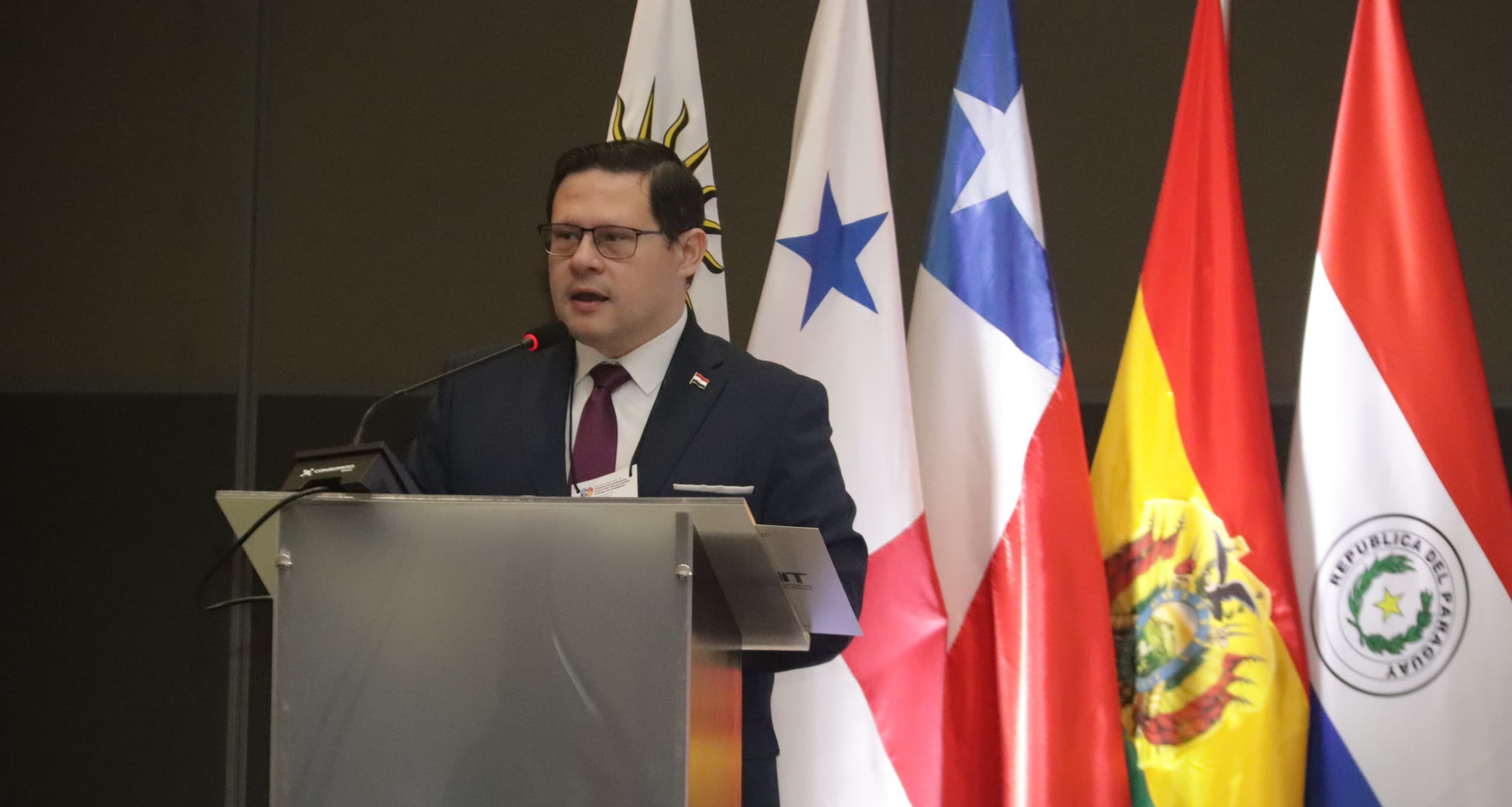 El director nacional Óscar Orué, durante la ceremonia de apertura del taller
