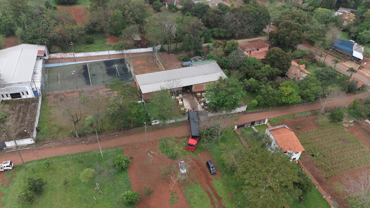 Durante la intervención se identificó un tracto camión Scania y un semirremolque vinculados al traslado de los productos&nbsp;